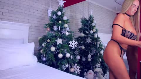 Snapshot of anabellastar chatting on December 19, 7:40 am anabellastar online show from December 19, 7:40 am