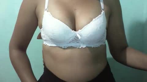 Snapshot of anacarada chatting on January 9, 11:35 am anacarada online show from January 9, 11:35 am