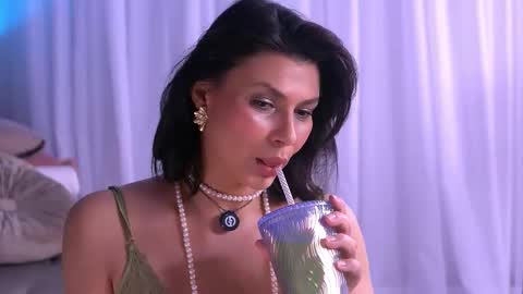 Anais online show from February 19, 4:52 am