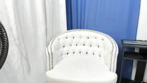 Snapshot of analia18_ chatting on December 11, 6:20 pm analia18 online show from December 11, 6:20 pm