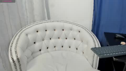 Snapshot of analia18_ chatting on February 8, 4:04 pm analia18 online show from February 8, 4:04 pm