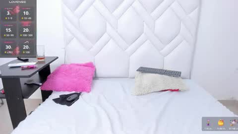 Snapshot of analia18_ chatting on October 15, 2:39 pm analia18 online show from October 15, 2:39 pm