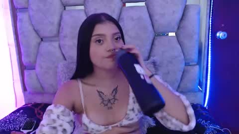 Snapshot of analymilles chatting on December 13, 7:53 pm analymilles online show from December 13, 7:53 pm