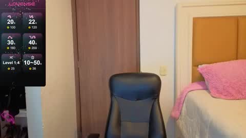 Ana online show from October 31, 12:11 am