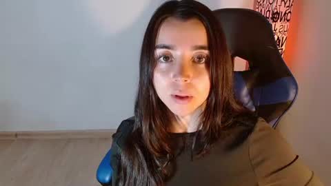 Snapshot of anarosse__ chatting on June 11, 2:00 am ana 3 online show from June 11, 2:00 am