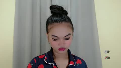 Snapshot of anaruru_ chatting on January 28, 5:35 pm ANA online show from January 28, 5:35 pm