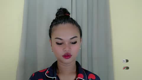 Snapshot of anaruru_ chatting on February 12, 2:32 pm ANA online show from February 12, 2:32 pm