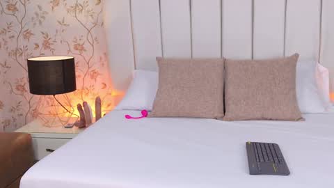 Snapshot of anastasia_steelegb chatting on October 1, 12:11 pm Mia online show from October 1, 12:11 pm