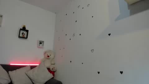 Snapshot of anastasia_tuya chatting on January 18, 1:20 am anastasia online show from January 18, 1:20 am