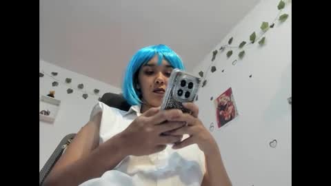 Snapshot of anastasia_tuya chatting on May 5, 1:46 am anastasia online show from May 5, 1:46 am