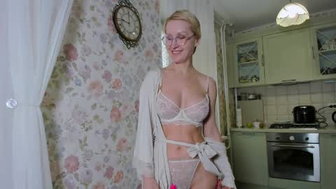 Anastasia online show from April 2, 6:00 am