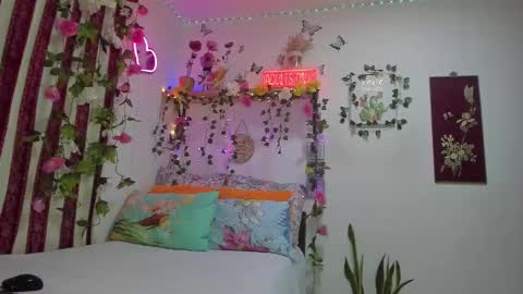 Independent online show from November 24, 3:34 pm