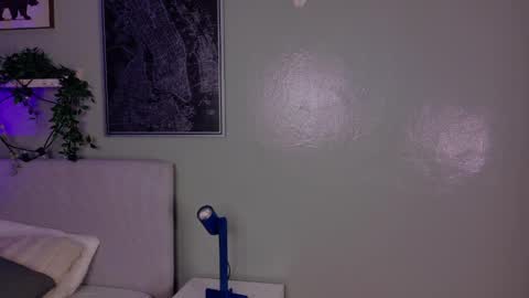 Kendra  online show from April 10, 10:09 am