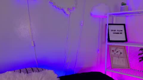 Snapshot of anavicc__ chatting on June 17, 9:34 am Kendra online show from June 17, 9:34 am