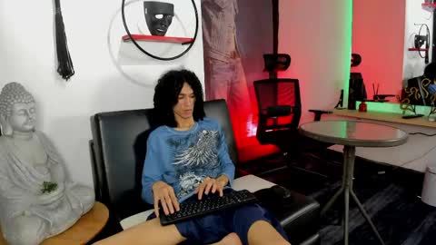 anddy_hugecock online show from April 27, 1:20 pm
