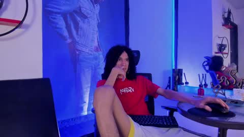 anddy_hugecock online show from May 15, 1:40 pm