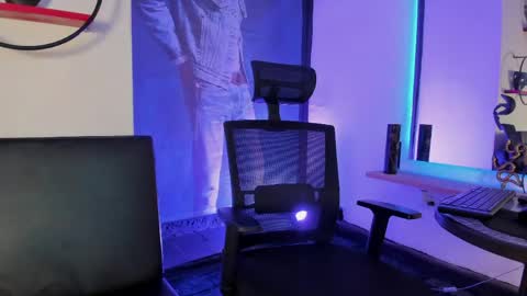 anddy_hugecock online show from May 19, 1:28 pm