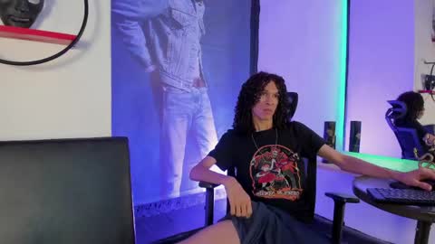 anddy_hugecock online show from May 20, 5:52 pm