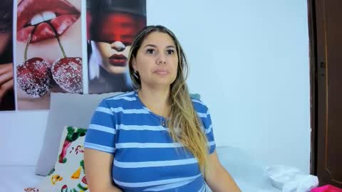 Snapshot of andhrea_vale chatting on November 15, 11:29 am Andrea online show from November 15, 11:29 am