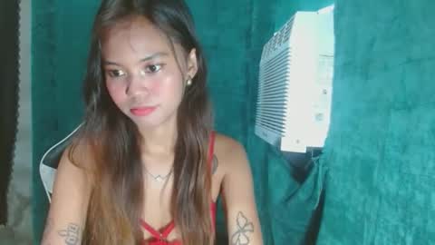 Snapshot of andiaprecious_ chatting on May 2, 7:13 am andiaprecious_ online show from May 2, 7:13 am