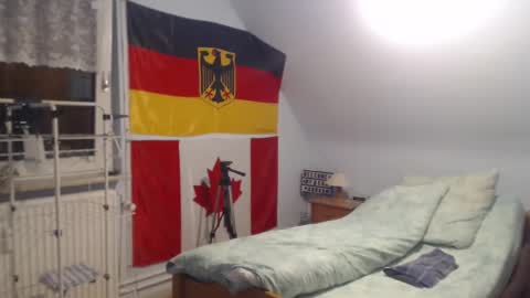 Snapshot of andre124231 chatting on December 9, 5:52 pm Andre online show from December 9, 5:52 pm