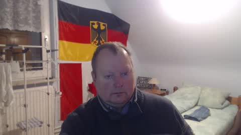 Snapshot of andre124231 chatting on December 28, 6:50 pm Andre online show from December 28, 6:50 pm