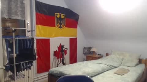 Snapshot of andre124231 chatting on January 3, 11:01 pm Andre online show from January 3, 11:01 pm