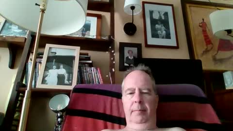 Snapshot of andre6045 chatting on February 15, 7:32 pm andre6045 online show from February 15, 7:32 pm