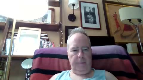 Snapshot of andre6045 chatting on February 22, 9:35 pm andre6045 online show from February 22, 9:35 pm