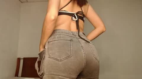 A l e online show from April 7, 3:18 am