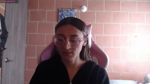 Snapshot of andrea_camila chatting on February 16, 3:19 pm Andrea online show from February 16, 3:19 pm