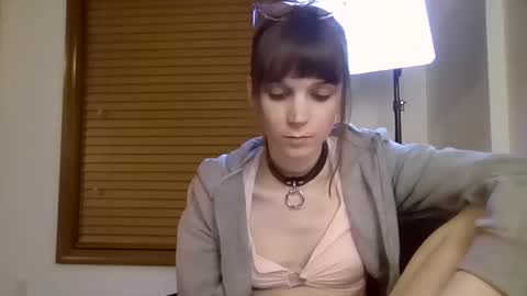 Snapshot of andrea_davenport chatting on December 2, 3:04 am andrea online show from December 2, 3:04 am