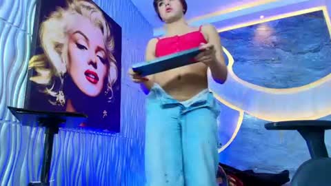 Snapshot of andrea_giraldo_ chatting on July 20, 7:49 pm Andrea online show from July 20, 7:49 pm