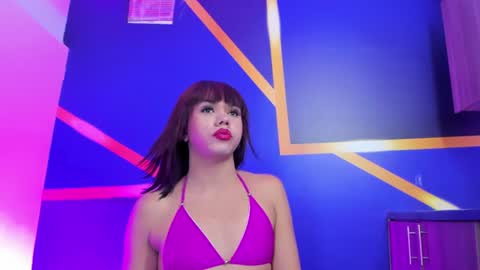 Snapshot of andrea_giraldo_ chatting on July 31, 9:47 pm Andrea online show from July 31, 9:47 pm