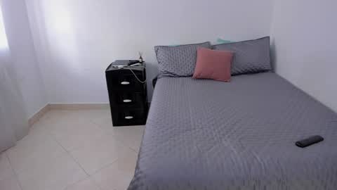 Andrea online show from December 4, 3:43 pm