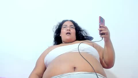 Snapshot of andreabigboobs_ chatting on February 19, 6:11 am andreabigboobs_ online show from February 19, 6:11 am