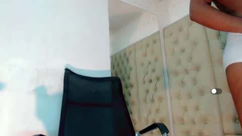 Andrea online show from February 10, 6:03 pm