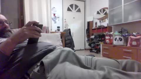 Snapshot of andrecool979 chatting on April 12, 8:58 pm Andre online show from April 12, 8:58 pm