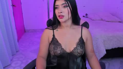 Snapshot of andreeart chatting on April 28, 7:24 am ig online show from April 28, 7:24 am