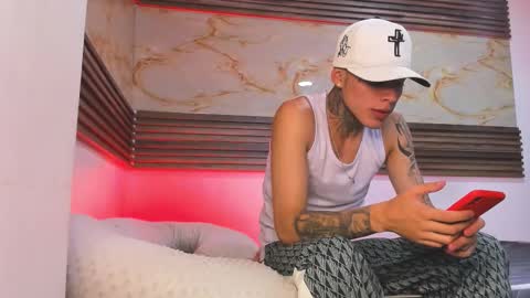 andrees_s online show from January 19, 2:04 am