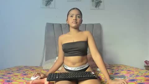 andreina_evans online show from March 24, 2:27 am