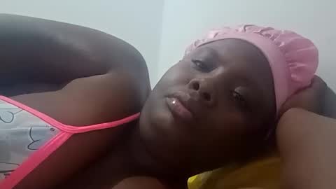 Snapshot of andreita_naughty chatting on October 27, 12:31 pm Andrea online show from October 27, 12:31 pm