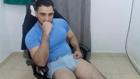 andres180950734 online show from May 29, 12:19 am