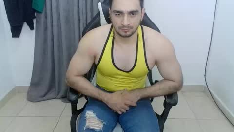 Snapshot of andres180950734 chatting on June 4, 11:44 pm andres180950734 online show from June 4, 11:44 pm
