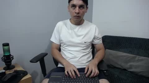 Snapshot of andres_69_fantasy chatting on July 5, 10:50 pm andres_69_fantasy online show from July 5, 10:50 pm
