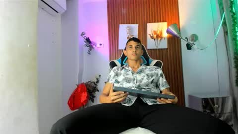 andres_belari online show from October 11, 11:31 am