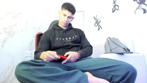 Snapshot of andres_stud chatting on October 5, 4:11 am andres_stud online show from October 5, 4:11 am