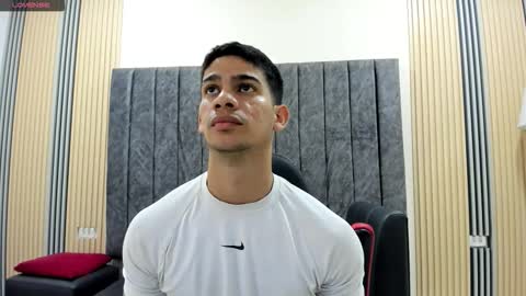 andres_stud online show from February 4, 3:23 am