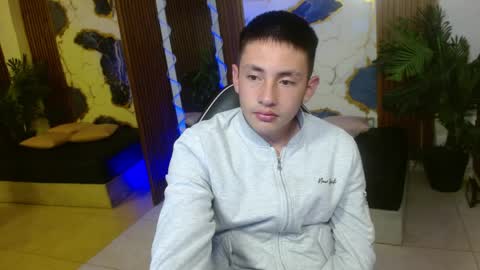 andres_tay online show from April 9, 6:19 am
