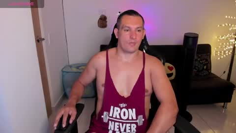 Andreslush04 online show from May 17, 12:52 am
